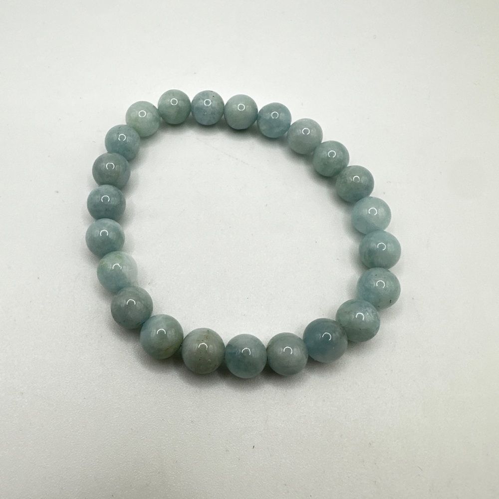 Stunning 8mm genuine Aquamarine beaded stretchy bracelet!‎